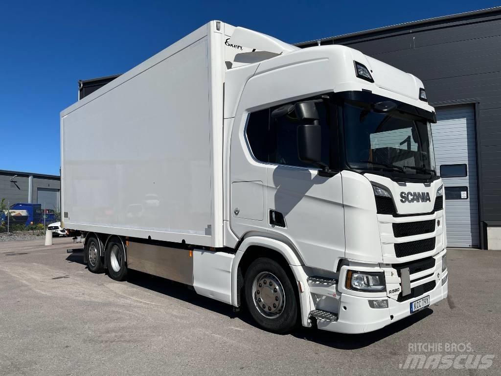 Scania R590 Camiões de caixa fechada