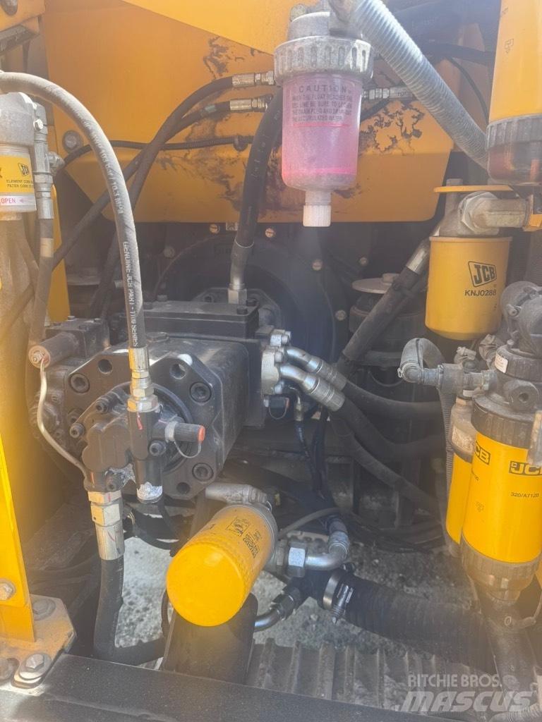 JCB JS 131 LC Escavadoras de rastos