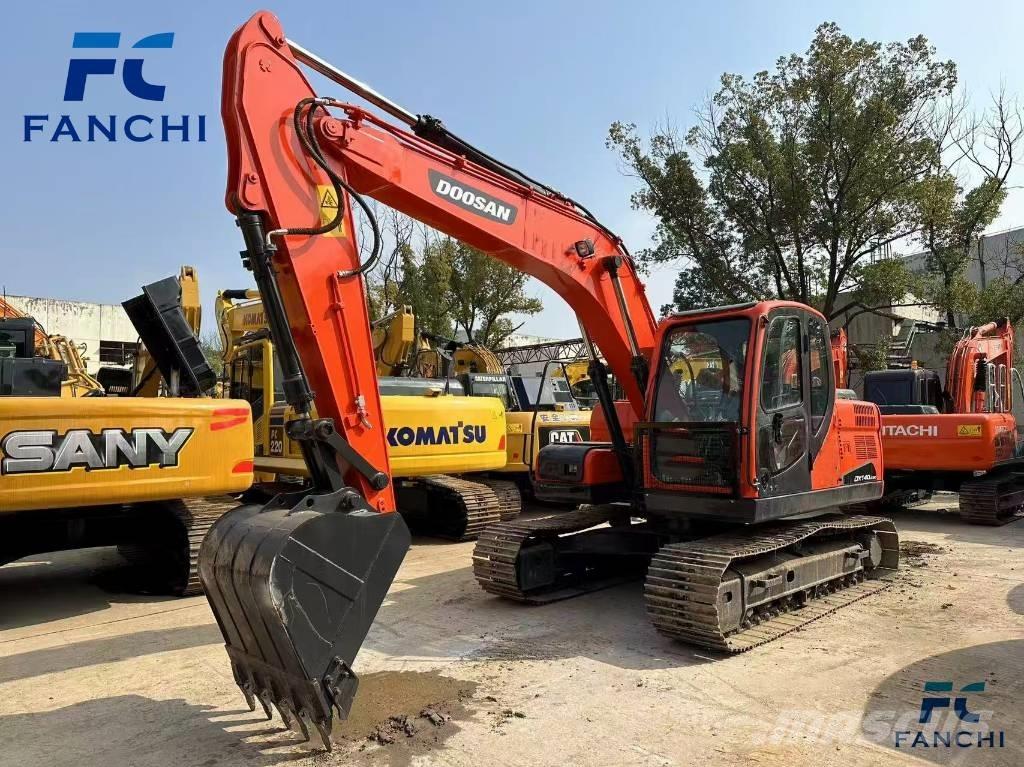 Doosan DX 140 LC Escavadoras de rastos