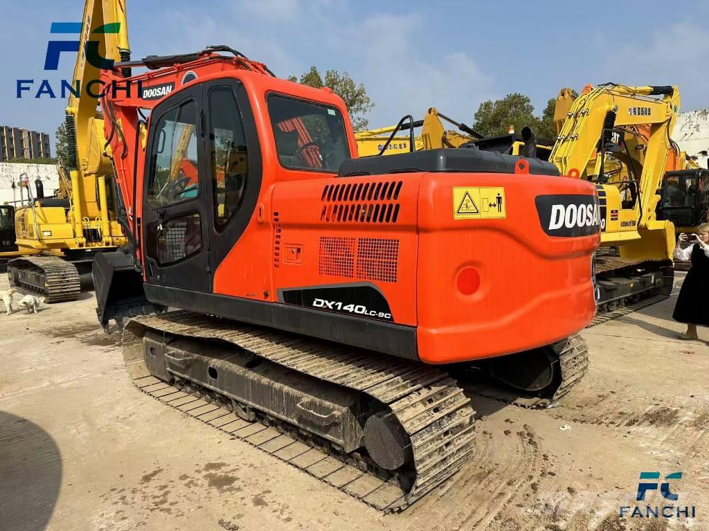 Doosan DX 140 LC Escavadoras de rastos