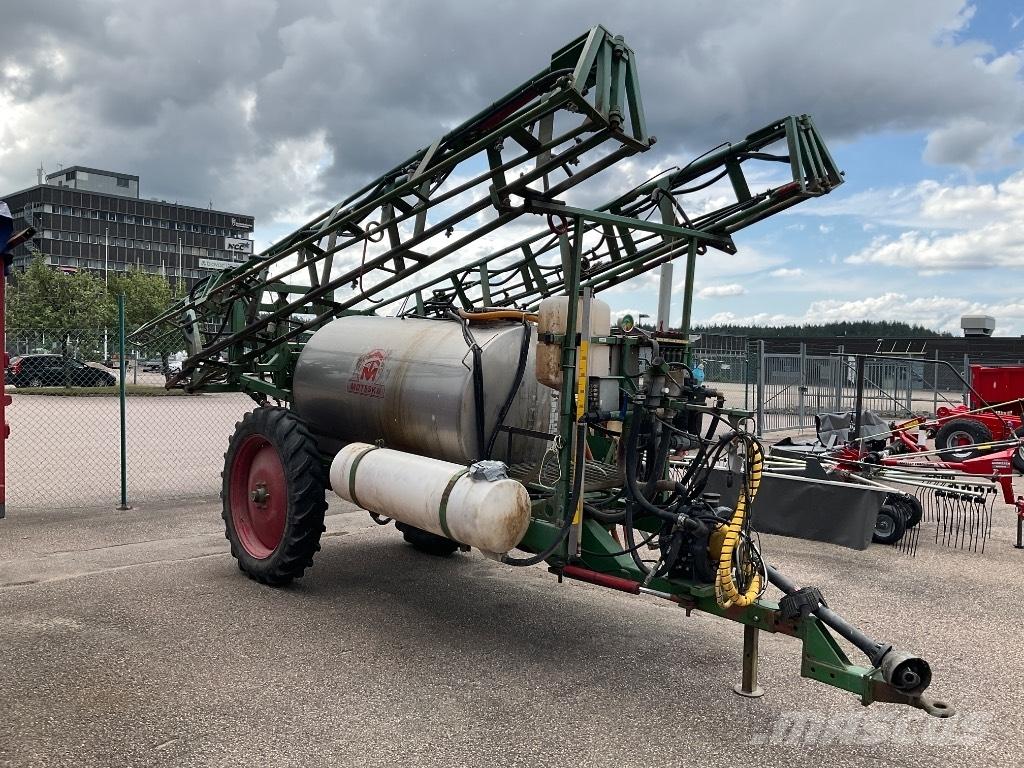 Moteska 2500 Pulverizadores rebocados