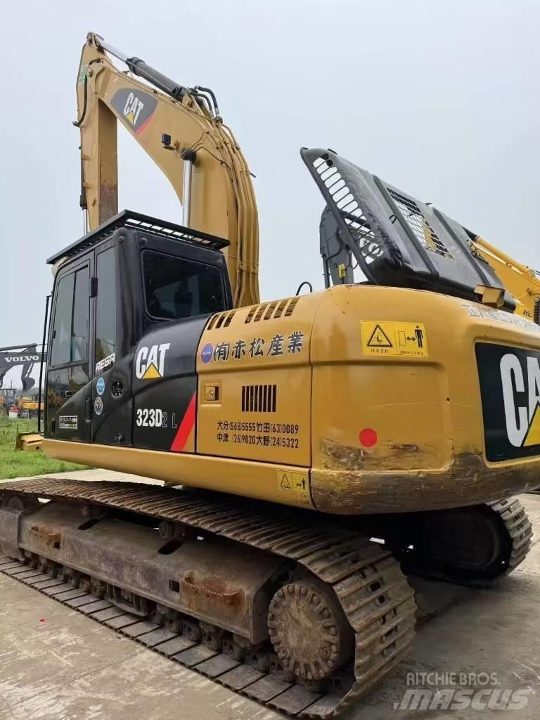 CAT 323D Escavadoras de rastos
