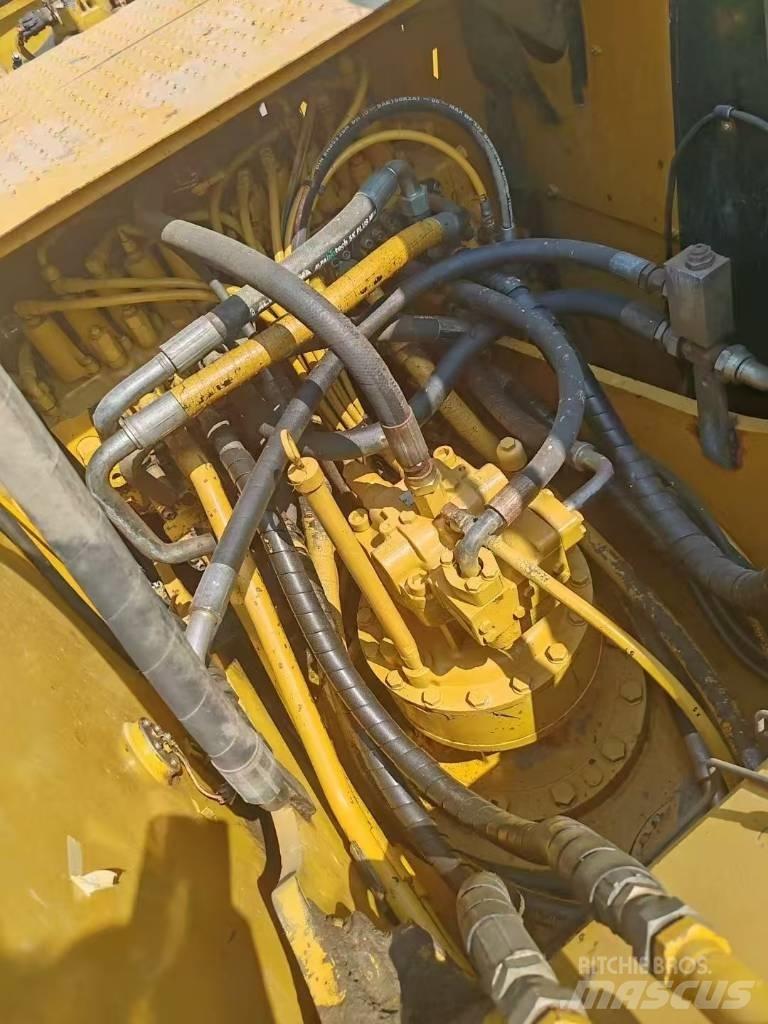 CAT 323D Escavadoras de rastos