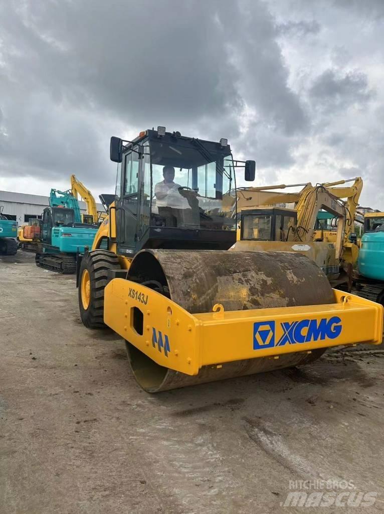 XCMG XS 143 J Cilindros Compactadores monocilíndricos