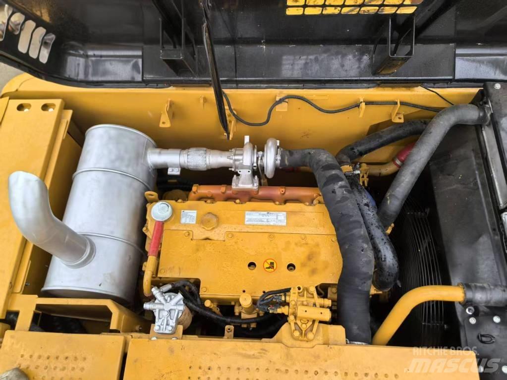 CAT 320D2 Escavadoras Midi 7t - 12t