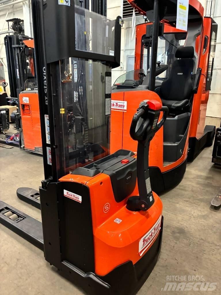 Toyota SWE140L Empilhador para operador externo