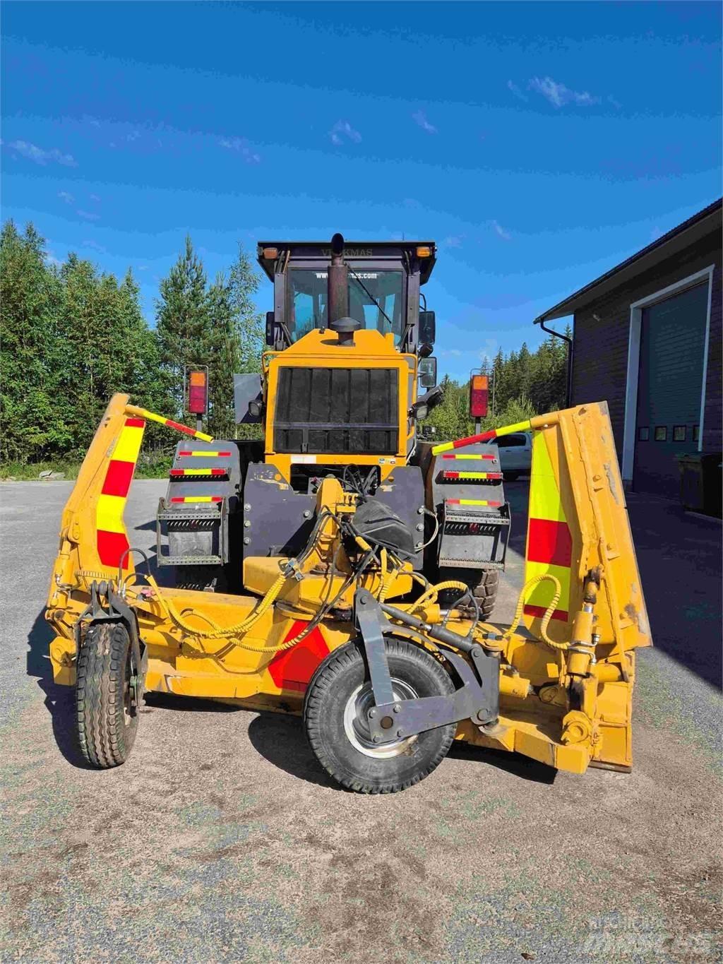 Veekmas RG 286 6WD Motoniveladoras