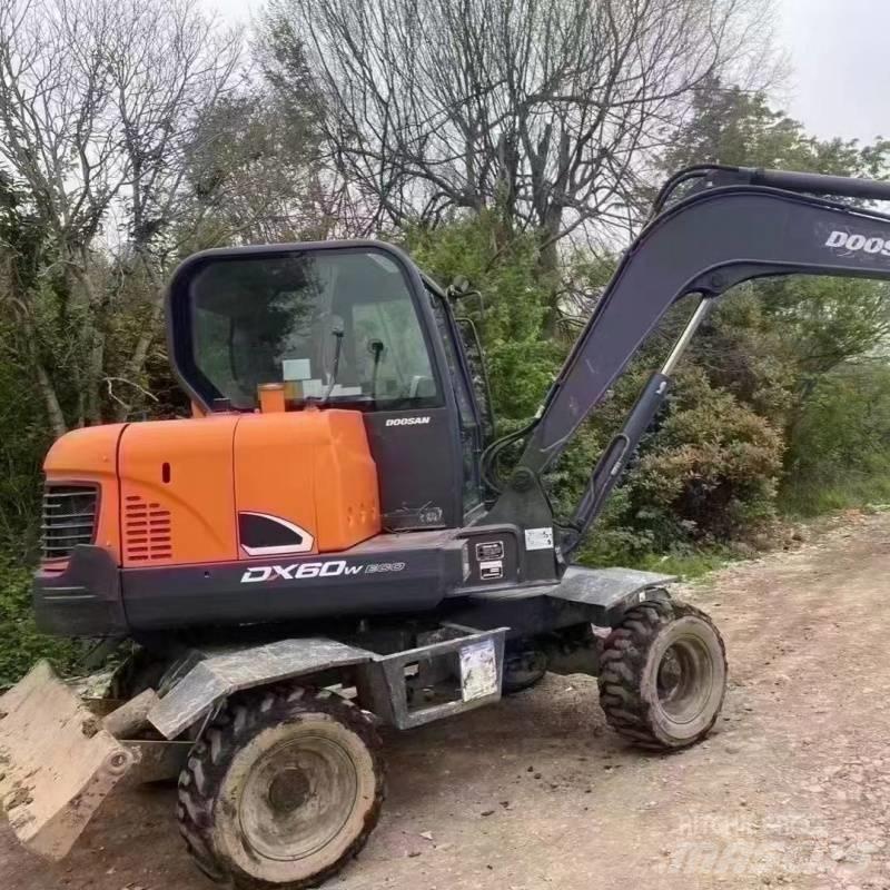 Doosan dx60w Escavadoras de rodas