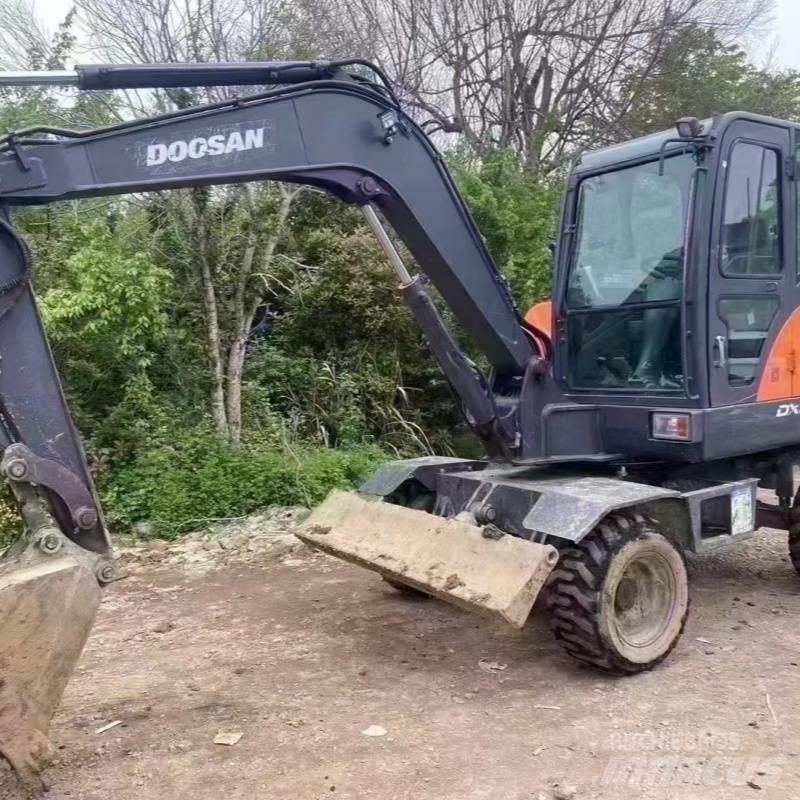 Doosan dx60w Escavadoras de rodas