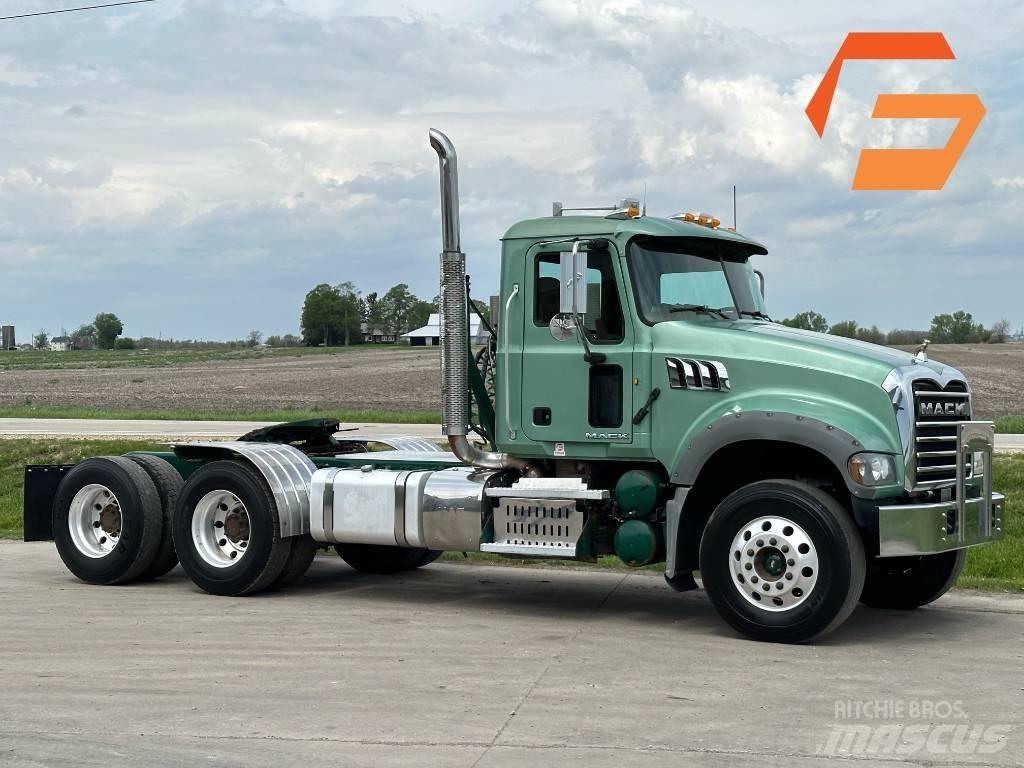 Mack GU713 Tractores (camiões)