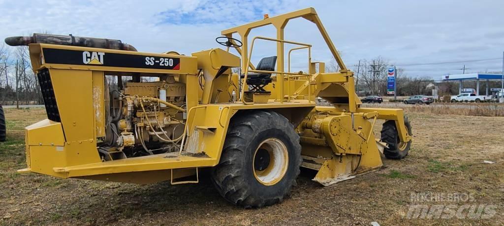 CAT SS 250 B Compactadores para terra