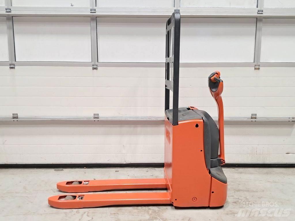 Linde T16 Porta palettes