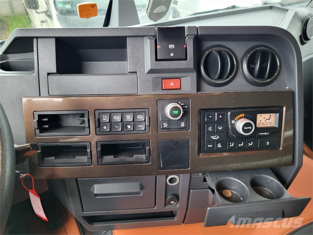 Renault T 430 Camiões de chassis e cabine