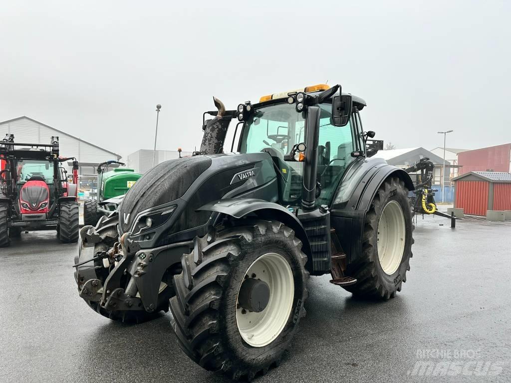 Valtra T 214 D Tratores Agrícolas usados