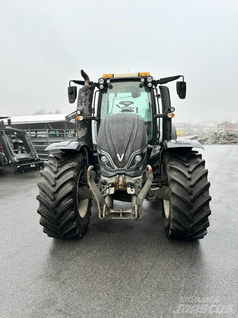 Valtra T 214 D Tratores Agrícolas usados