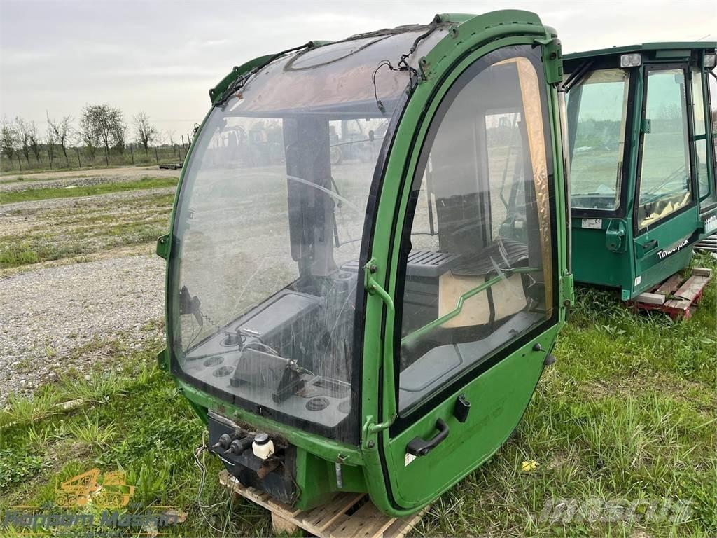 John Deere 1470E Cabines e interior