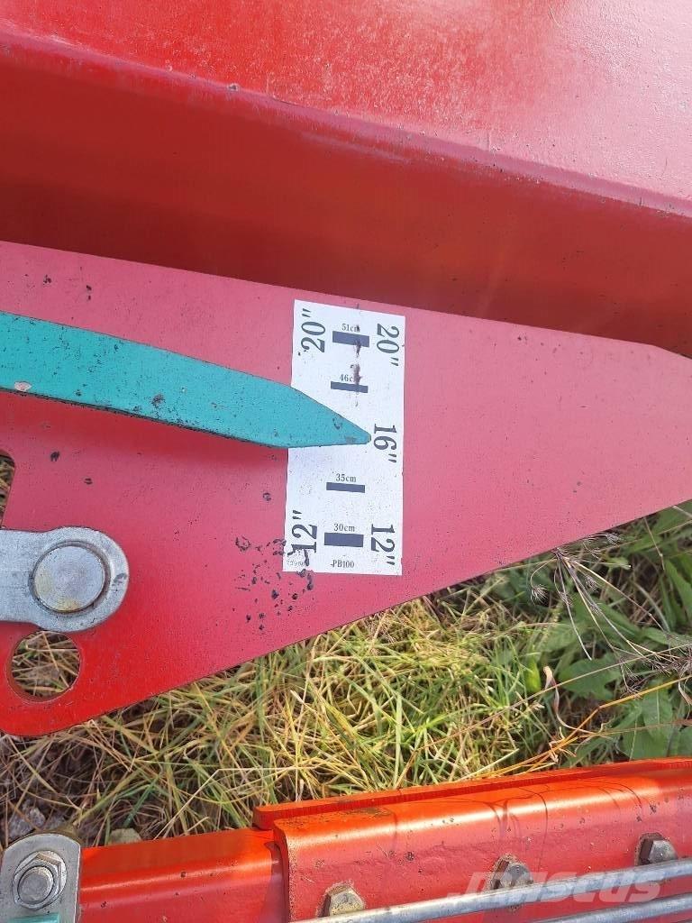 Kverneland PB100 Charruas reversíveis