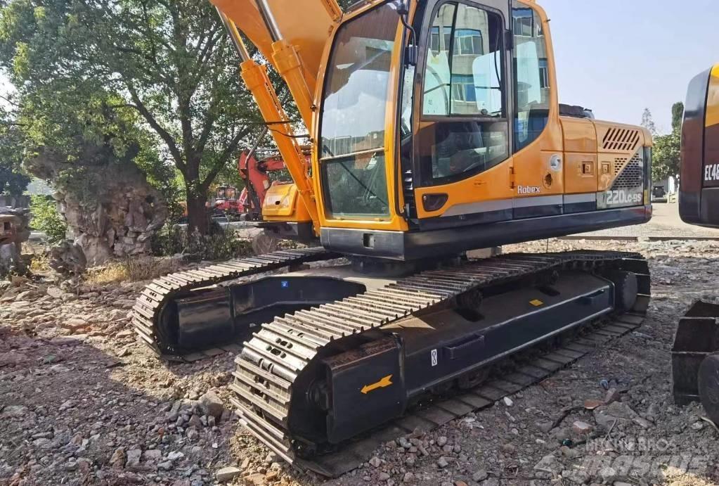 Hyundai R220LC-9S Escavadoras de rodas