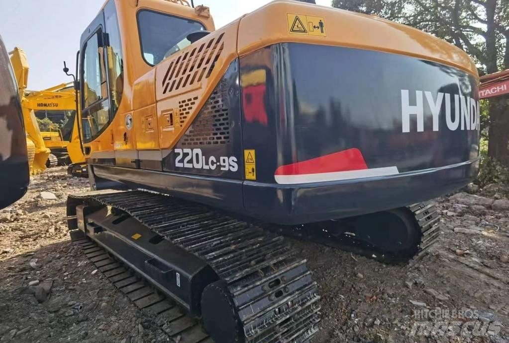 Hyundai R220LC-9S Escavadoras de rodas