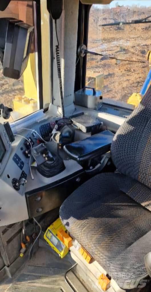 CAT D 8 T Dozers - Tratores rastos
