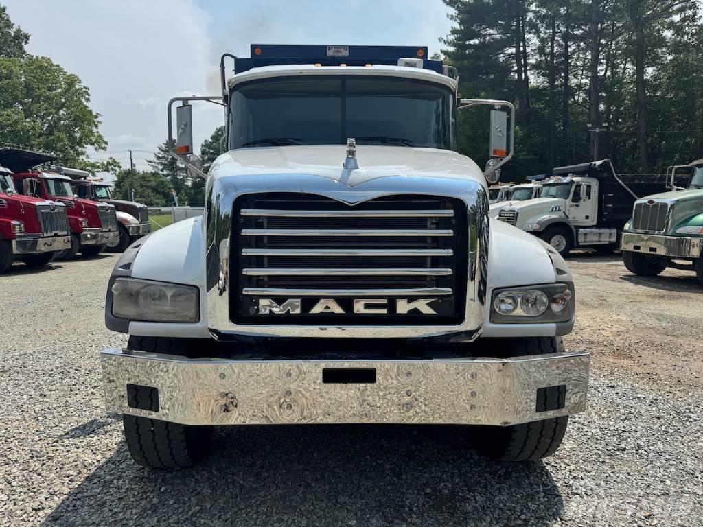 Mack Granite GU 713 Camiões basculantes