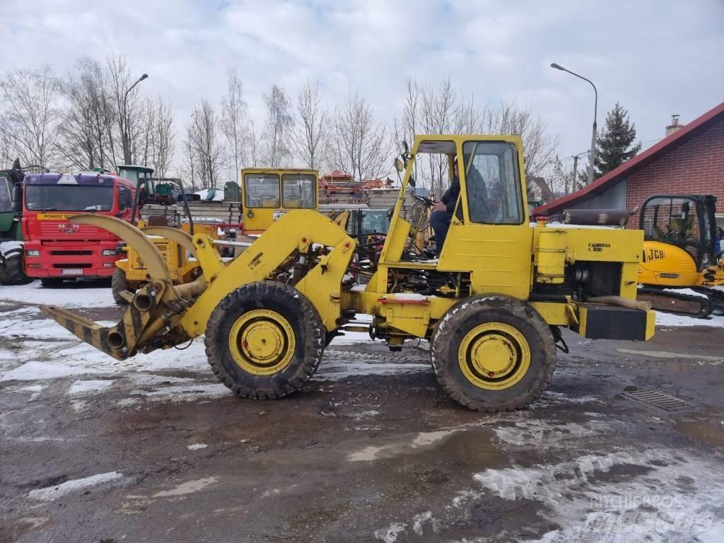  Ł 200 Ładowarka Pás carregadoras de rodas