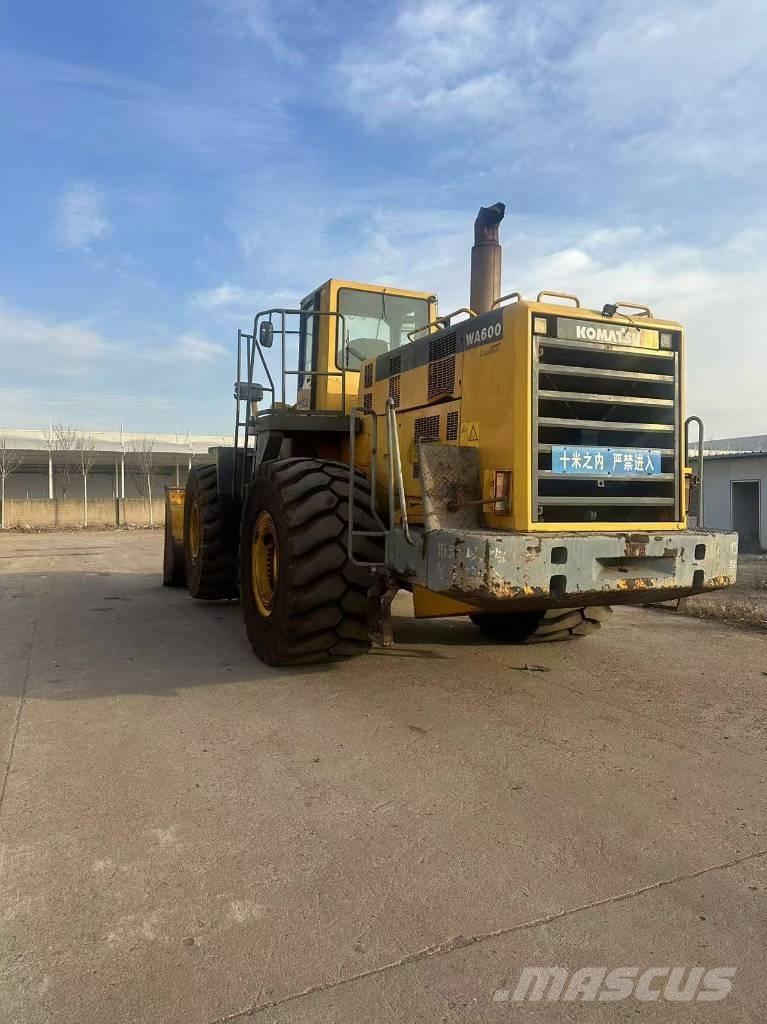 Komatsu WA 600-6 Pás carregadoras de rodas