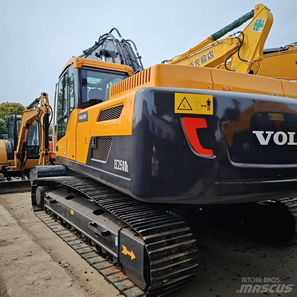 Volvo 250DL Escavadoras de rastos