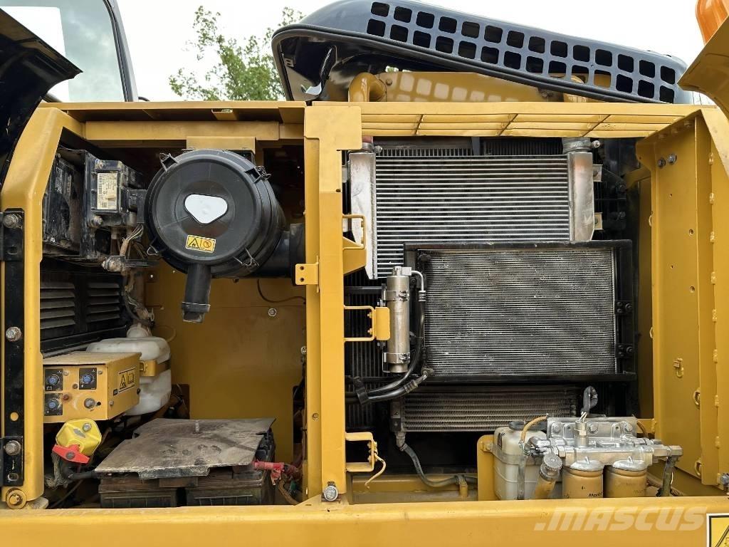 CAT 320D2 Escavadoras de rastos