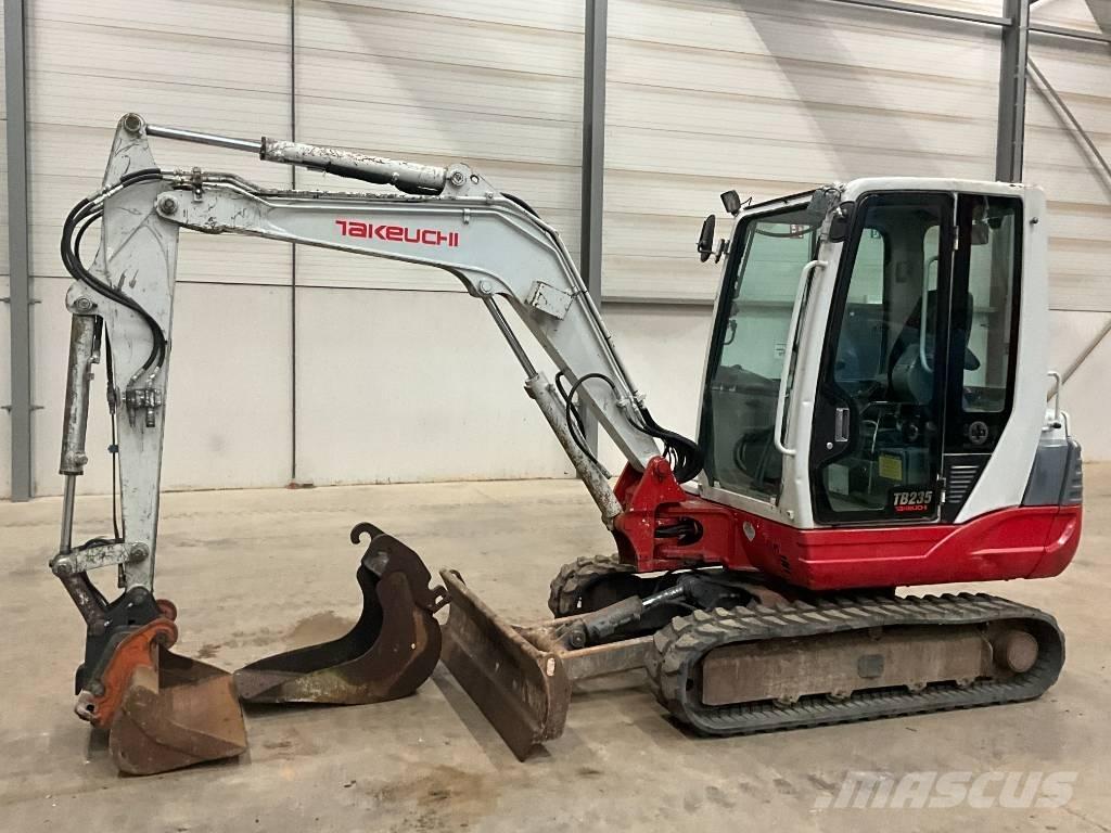 Takeuchi TB 235 Mini Escavadoras <7t