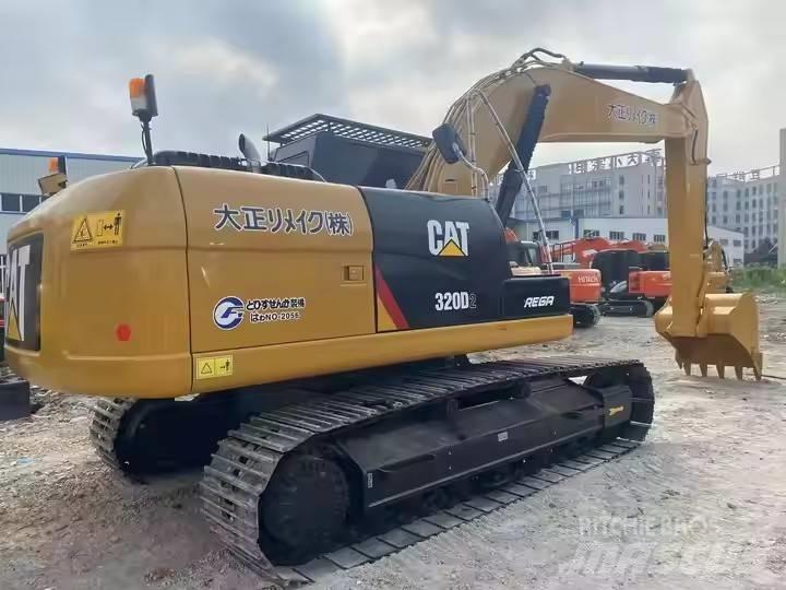 CAT CAT320D2 Escavadoras Midi 7t - 12t