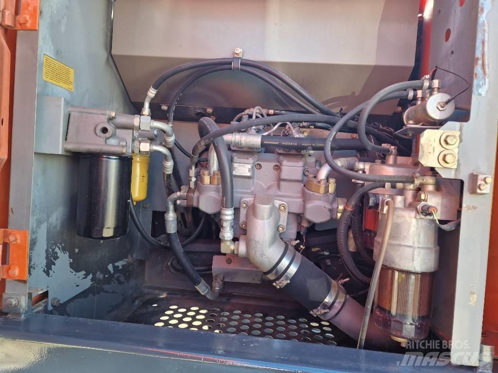 Hitachi ZX 210-3 Escavadoras de rastos