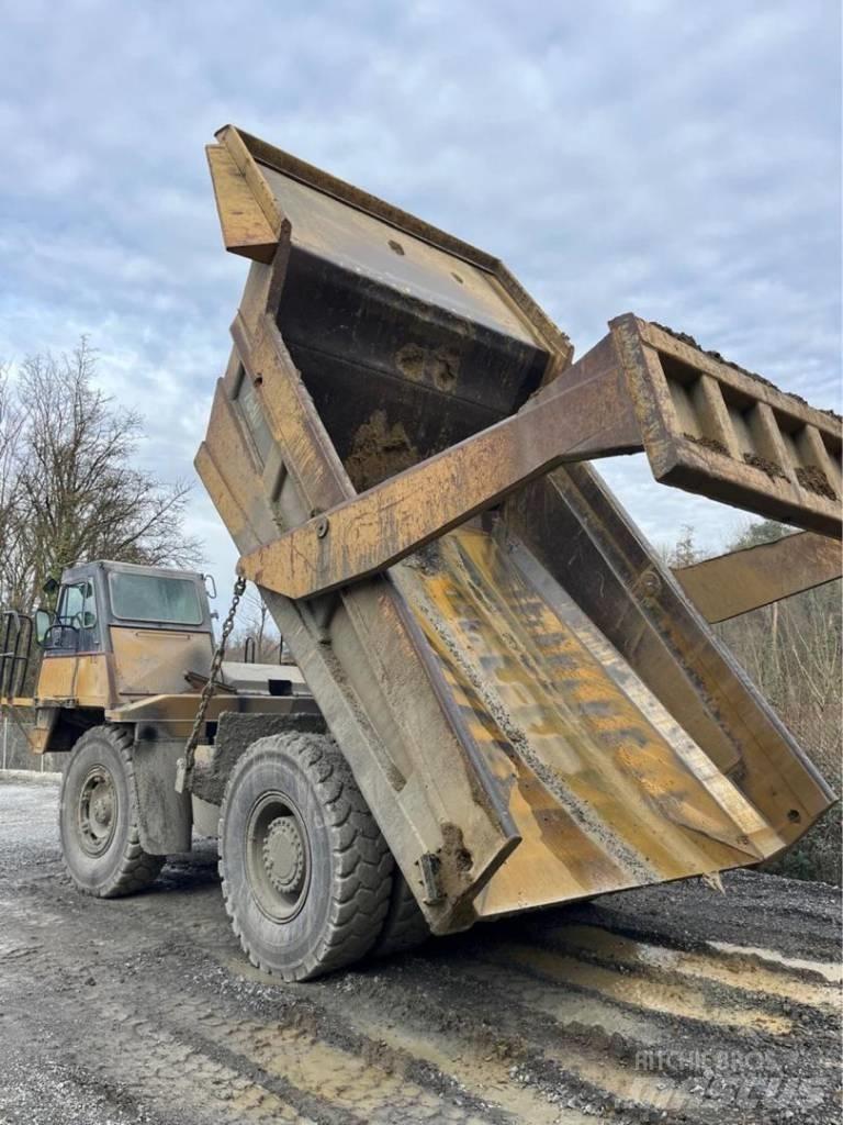 CAT 769 D Camiőes dumper basculantes rígidos
