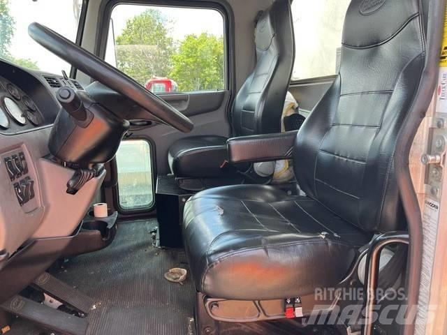 Peterbilt 337 Camiões de entrega de bebidas