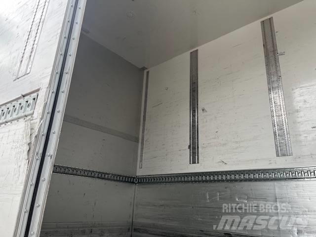 Scania R450B6X2*4NB Camiões de caixa fechada