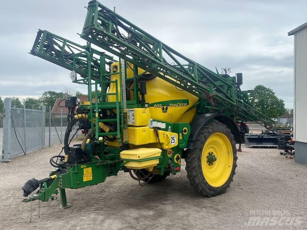 John Deere 832 TF Pulverizadores rebocados