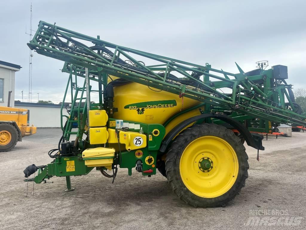 John Deere 832 TF Pulverizadores rebocados