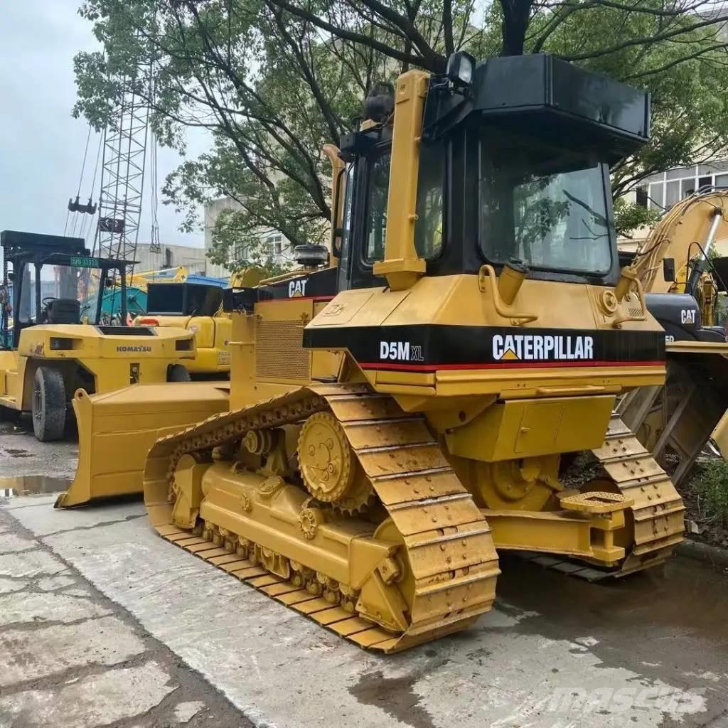 CAT D5M Dozers - Tratores rastos