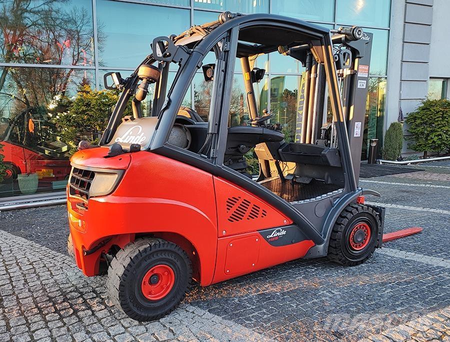 Linde H25T-02 Empilhadores a gás