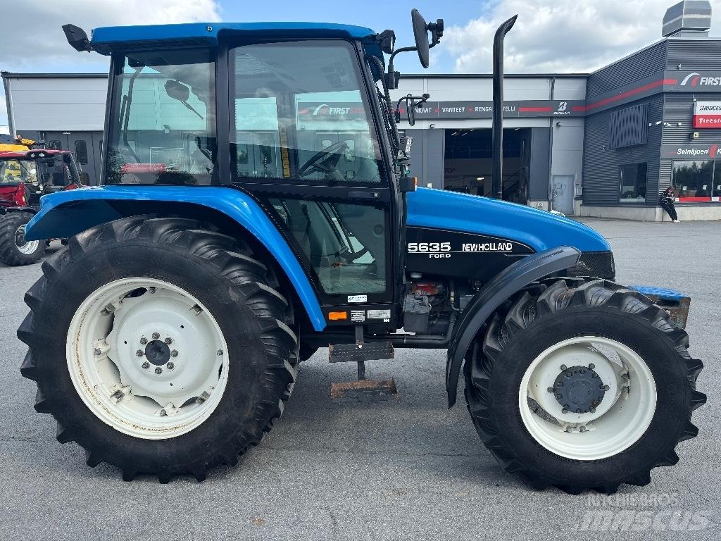 New Holland 5635 Tratores Agrícolas usados
