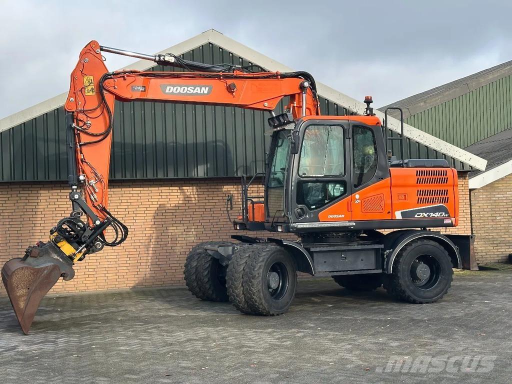 Doosan DX140W-5 Escavadoras de rodas
