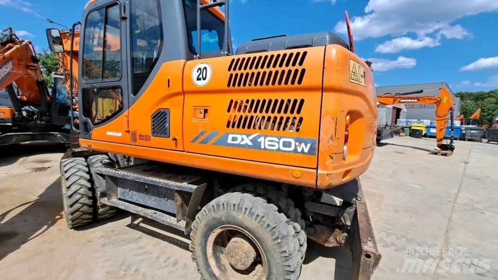 Doosan DX 160 W-3 Escavadoras de rodas