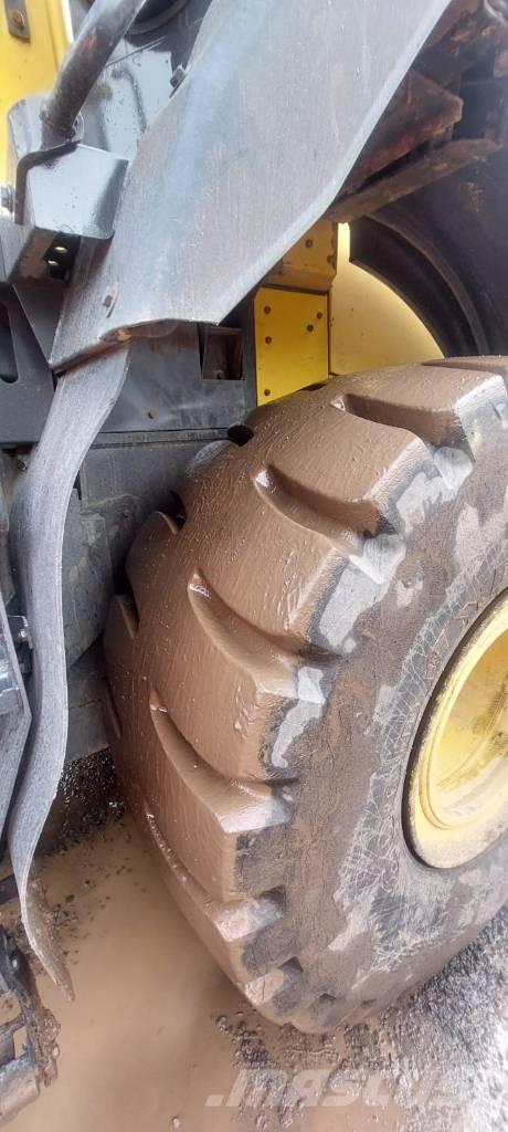 Komatsu WA470-8 Pás carregadoras de rodas