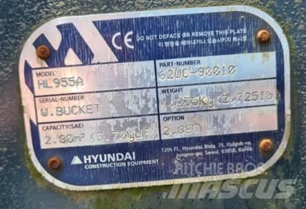Hyundai HL955A Baldes