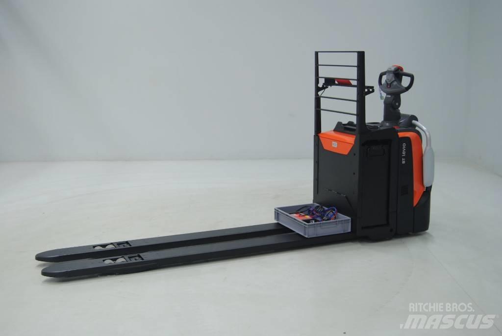 Toyota LPE250 Porta-paletes com plataforma