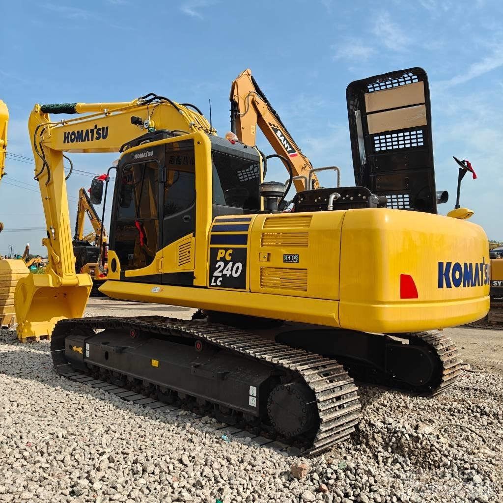 Komatsu 240LC-8 Escavadoras de rastos