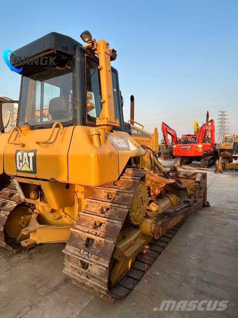 CAT D 6 N Dozers - Tratores rastos