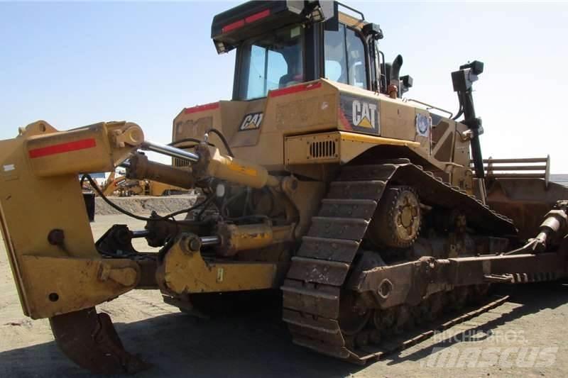 CAT D8R Dozers - Tratores rastos