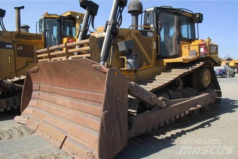 CAT D8R Dozers - Tratores rastos