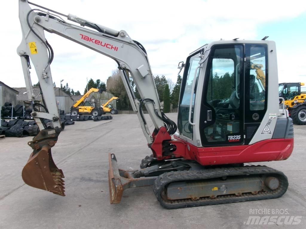 Takeuchi TB 235 Mini Escavadoras <7t